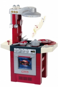Кухня Klein "Miele" с посудой.  Артикул: 9090